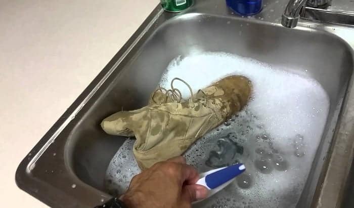Can-you-machine-wash-combat-boots