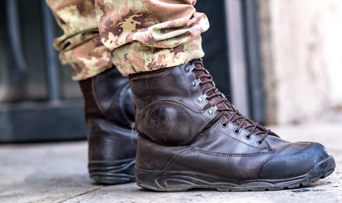 Outdoor Mens Trekking Boots Military Hiking Shoes Tactical Combat Boots Wear-Resistant Sneakers Men Trekking 