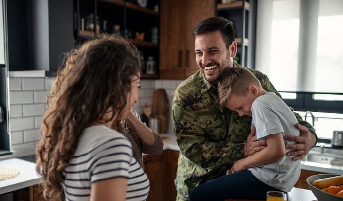 military-family-moving
