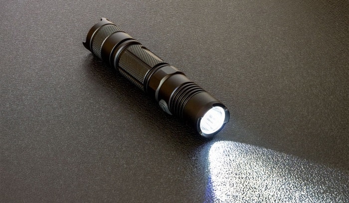 Extra Battery and Case Tactical Torch Light with Rail Mount 