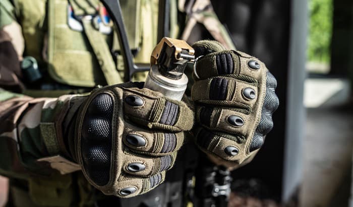 Mens Tactical Gloves Full Finger Military Combat Mittens Outdoor Sports Anti-Skid Carbon Fiber Silicone Tactical Gloves 