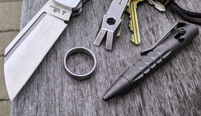 best tactical pen with flashlight