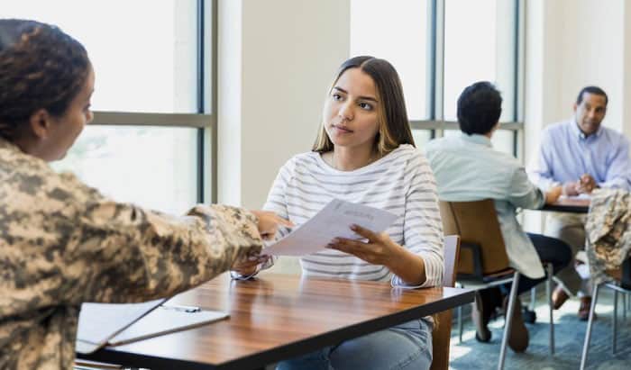 how-much-do-army-recruiters-make